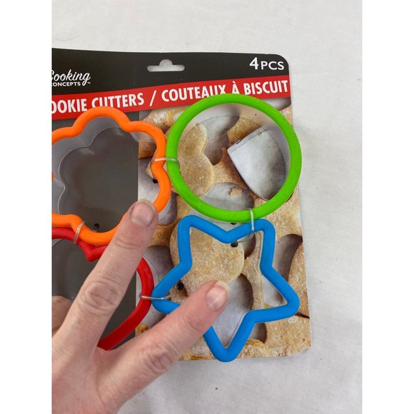 Set of 4 plastic shaped cookie cutters NIP - Picture 3 of 5